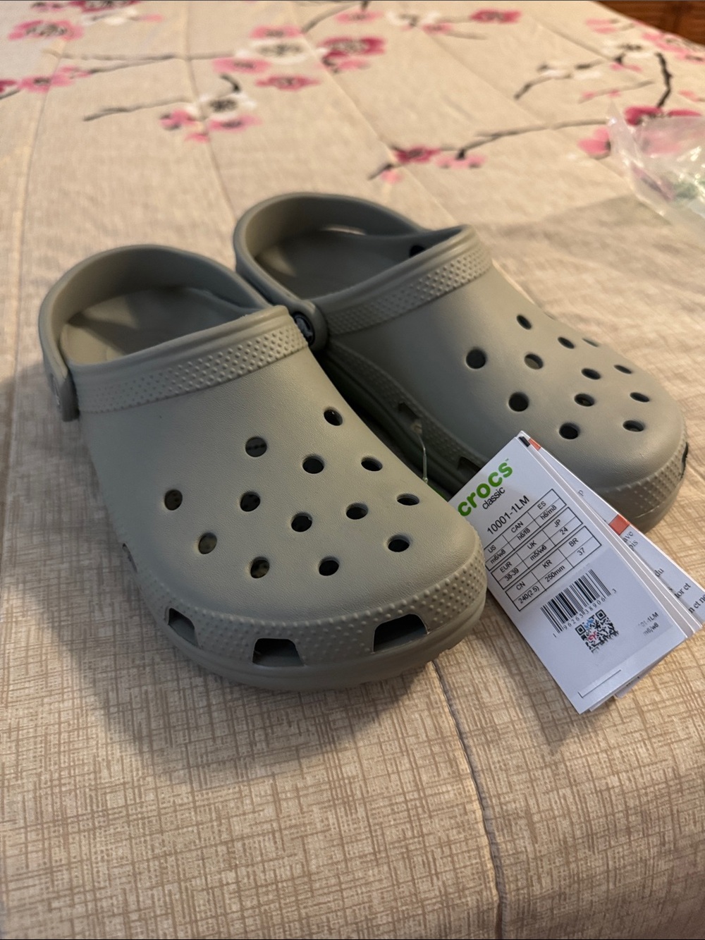 CROCS Kids Classic Clog in Light Gray